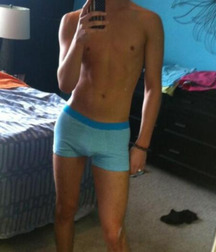 Guys Not Wearing Much 5b0ee73d3caa7.jpg