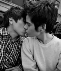 Tender Moments 5b10a497d5e1a.jpg