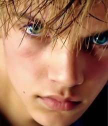 Looking At You 5b993e5ebc16c.jpg