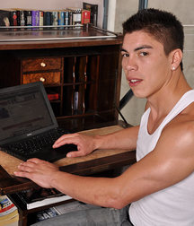 Alan Romero  5b32ba9e8992c.jpg