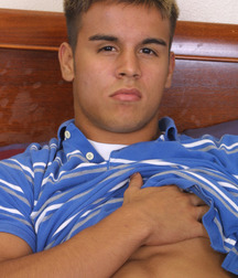 Sexy Stud with Hot Pits 5b4212400ca42.jpg