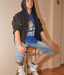 Lucas Feet 5b597325634da.jpg