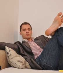 Lucas Feet 5b59757f406f9.jpg