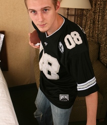 Vohn Football Solo  5b67ec7f0b991.jpg
