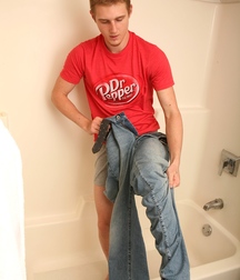 Vohn Red Tee 5b67f2fcc212a.jpg
