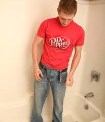 Vohn Red Tee 5b67f3039283b.jpg