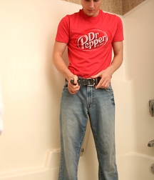Vohn Red Tee 5b67f307bb3d4.jpg