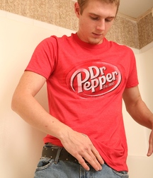 Vohn Red Tee 5b67f30a32d09.jpg