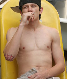 Ian Madrox Pisses on Himself 5b7438bd94573.jpg