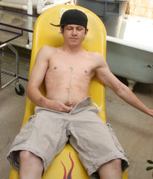 Ian Madrox Pisses on Himself 5b7438e0bba53.jpg