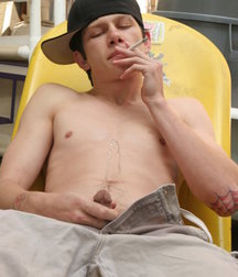 Ian Madrox Pisses on Himself 5b74391987398.jpg