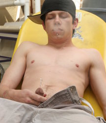 Ian Madrox Pisses on Himself 5b74391f593be.jpg