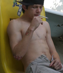 Ian Madrox Pisses on Himself 5b7439479f633.jpg