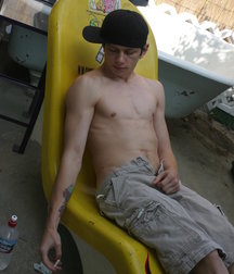 Ian Madrox Pisses on Himself 5b743948e5aaf.jpg