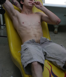 Ian Madrox Pisses on Himself 5b743979be2b2.jpg