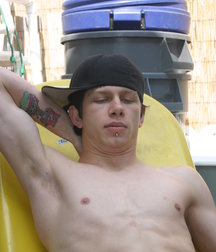 Ian Madrox Pisses on Himself 5b74397b056b2.jpg