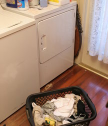Kelly Cooper Laundry Piss 5b74419fd0d36.jpg