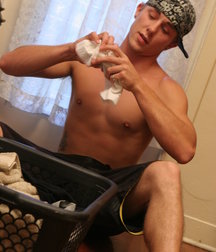 Kelly Cooper Laundry Piss 5b7441fe45171.jpg