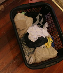Kelly Cooper Laundry Piss 5b74433e50a47.jpg