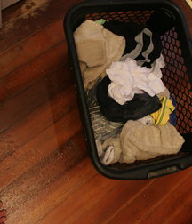 Kelly Cooper Laundry Piss 5b74433f7fb1a.jpg