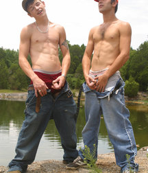 Jeremiah and Cody Piss 2 5bbb4b1d10dce.jpg