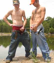 Jeremiah and Cody Piss 2 5bbb4b2a91e29.jpg