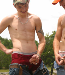 Jeremiah and Cody Piss 2 5bbb4b2e5843f.jpg
