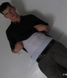 Lex Tall Tattooed Pissing Wanker 5bc32e5848616.jpg