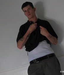 Lex Tall Tattooed Pissing Wanker 5bc32e5975699.jpg