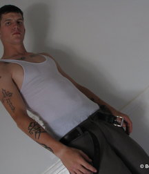 Lex Tall Tattooed Pissing Wanker 5bc32e5d45a45.jpg