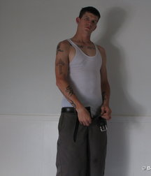 Lex Tall Tattooed Pissing Wanker 5bc32e609434a.jpg