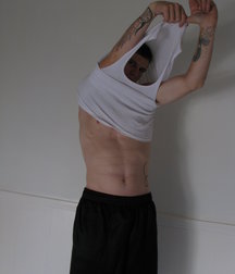 Lex Tall Tattooed Pissing Wanker 5bc32e63058ab.jpg