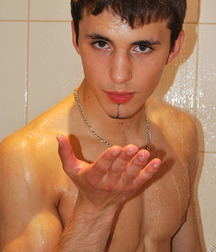Robby 5bc620aac5a4c.jpg