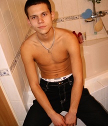Jan Solo Bathroom 1 5bd19f40ba861.jpg