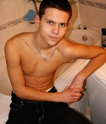 Jan Solo Bathroom 1 5bd19f44d7410.jpg