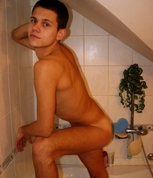 Jan Solo Bathroom 1 5bd19f9c05980.jpg