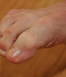 Milosz Feet Solo 1 5bd42a6737889.jpg