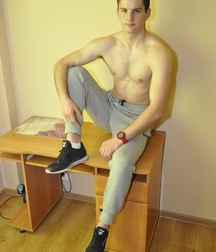Milosz Feet Solo 2 5bd42b8e468f1.jpg