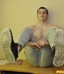 Milosz Feet Solo 2 5bd42baee5e0b.jpg
