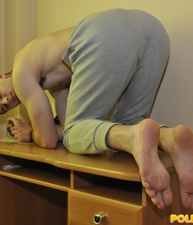 Milosz Feet Solo 2 5bd42c4557345.jpg