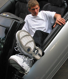 Bucky Dirty Feet 5be0707ea9cf5.jpg