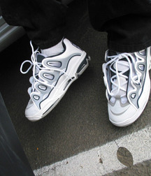 Bucky Dirty Feet 5be070892be79.jpg