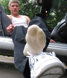 Bucky Dirty Feet 5be070d2cf78a.jpg