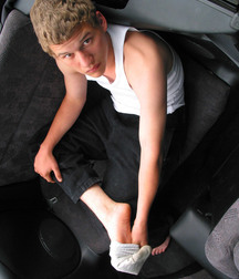 Bucky Dirty Feet 5be0710c6ce83.jpg