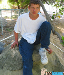 Bucky Dirty Feet 5be07147cb814.jpg