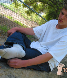 Bucky Dirty Feet 5be071900836e.jpg