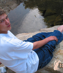 Bucky Dirty Feet 5be071c4c9322.jpg
