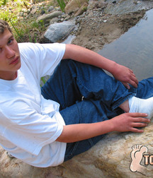 Bucky Dirty Feet 5be071c936174.jpg