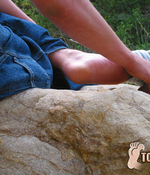 Bucky Dirty Feet 5be071d3e8168.jpg