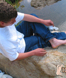 Bucky Dirty Feet 5be071d640569.jpg